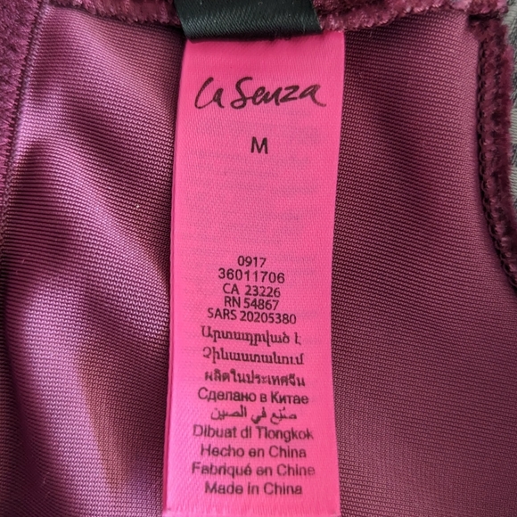 Velvet Bralette - Picture 5 of 7